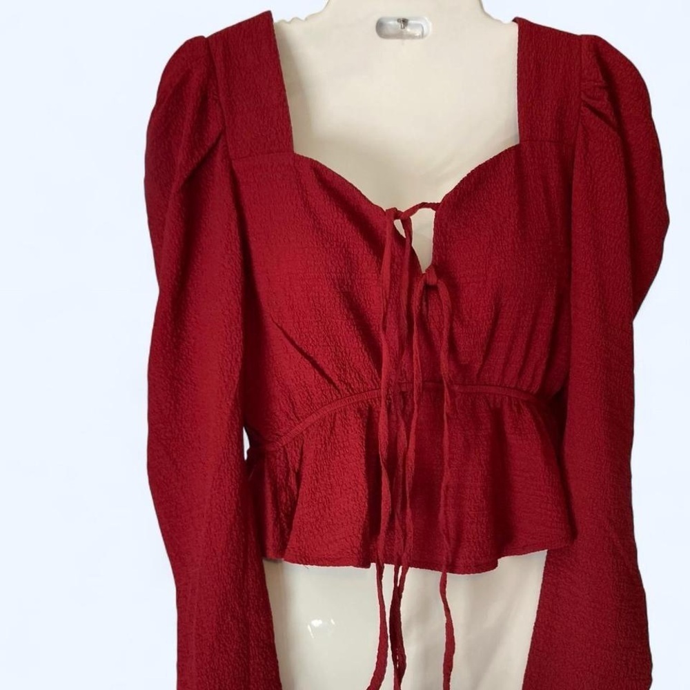 &Merci burgundy cropped blouse with tie detail and puffy shoulders NWT S